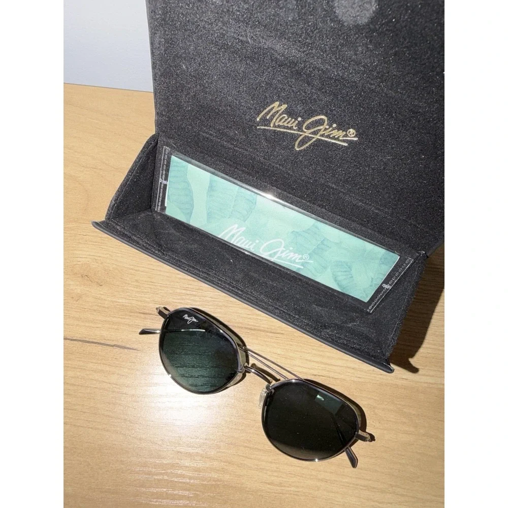 Maui Jim Island Eyes Sunglasses MJ859 11B Silver 50mm Black